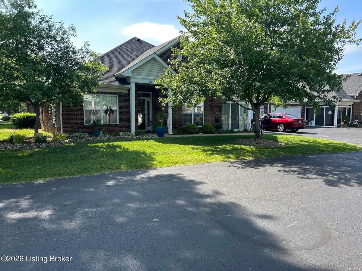 6411 Rivers End Dr, Louisville, KY 40258 - #1