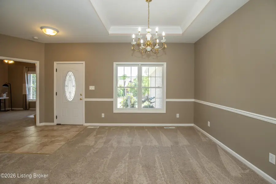 9904 Hazel Tree Dr, Louisville, KY 40291 - #2
