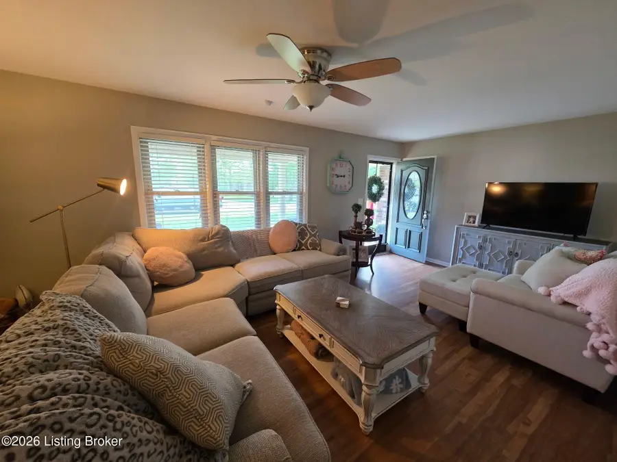 309 E Grundy Ave, Springfield, KY 40069 - #2