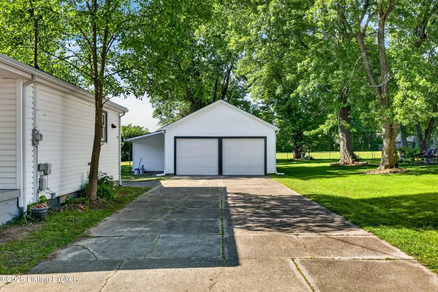8006 Glaser Ln, Louisville, KY 40291 - #2