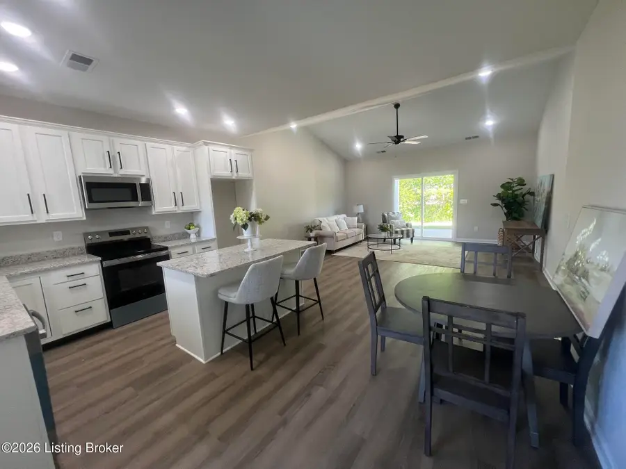 10930 Brookley Dr, Louisville, KY 40229 - #2