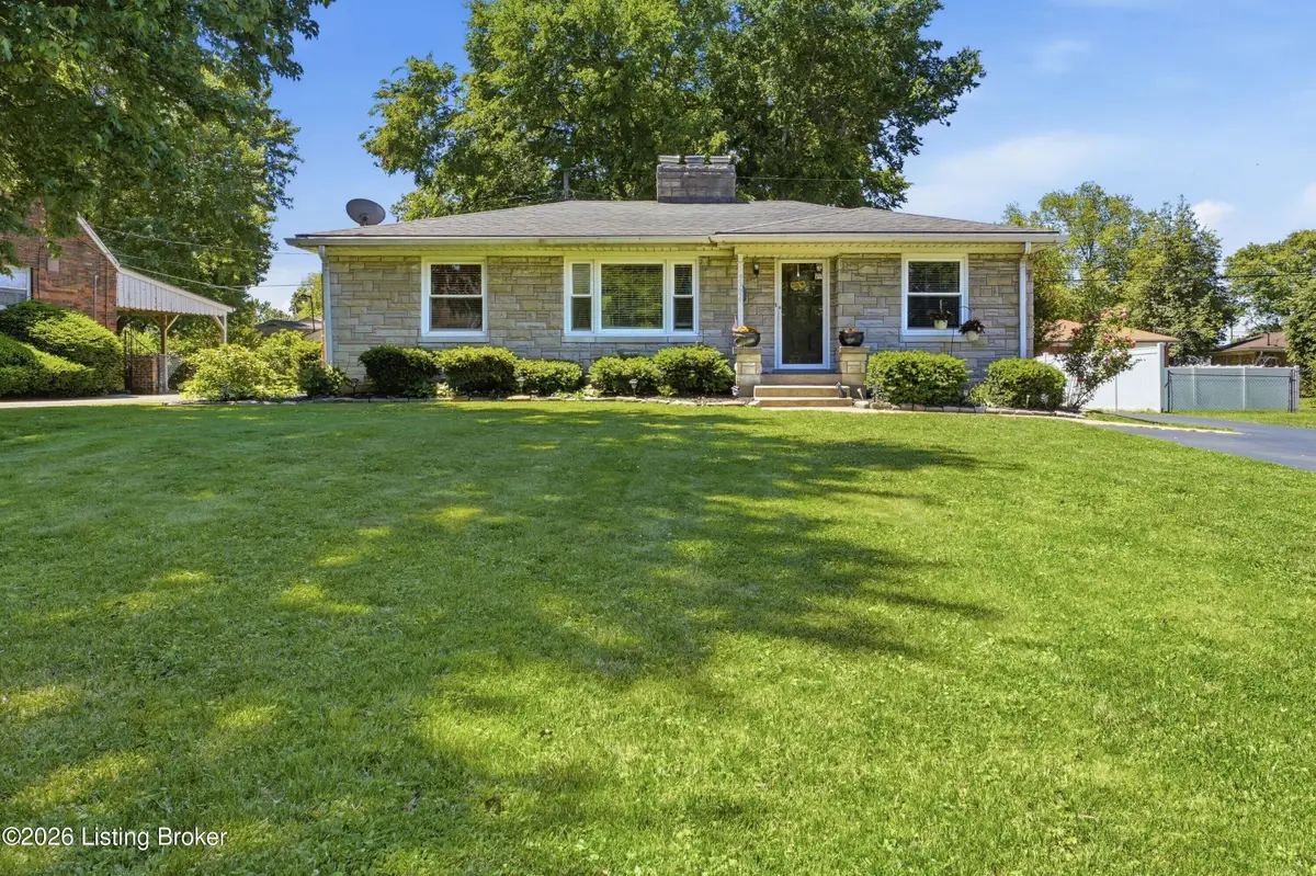 3304 Wellingmoor Ave, Louisville, KY 40218 - #1
