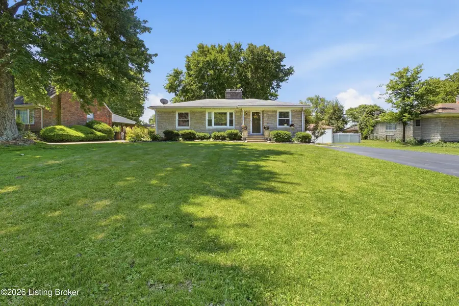3304 Wellingmoor Ave, Louisville, KY 40218 - #2