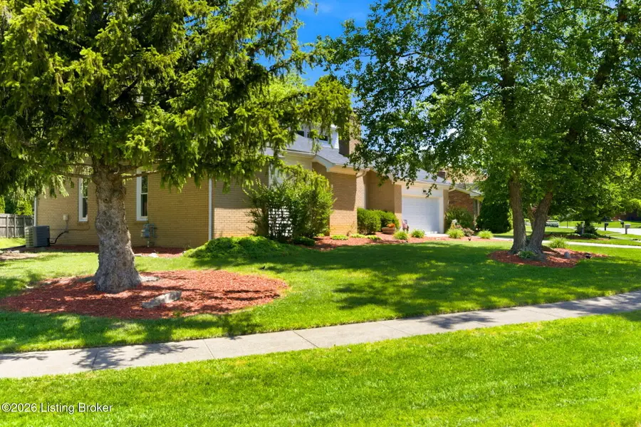 4409 Green Pine Dr, Louisville, KY 40220 - #3