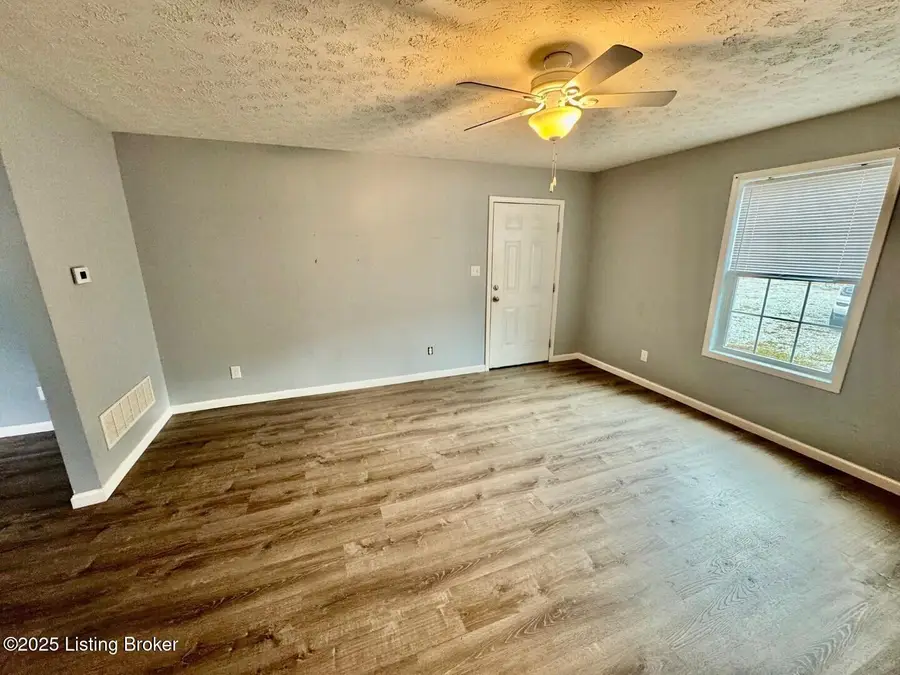 1445 Harrodsburg Rd, Mackville, KY 40040 - #3