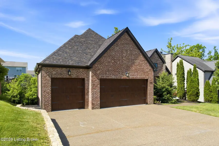 616 Davenport Dr, Louisville, KY 40245 - #2