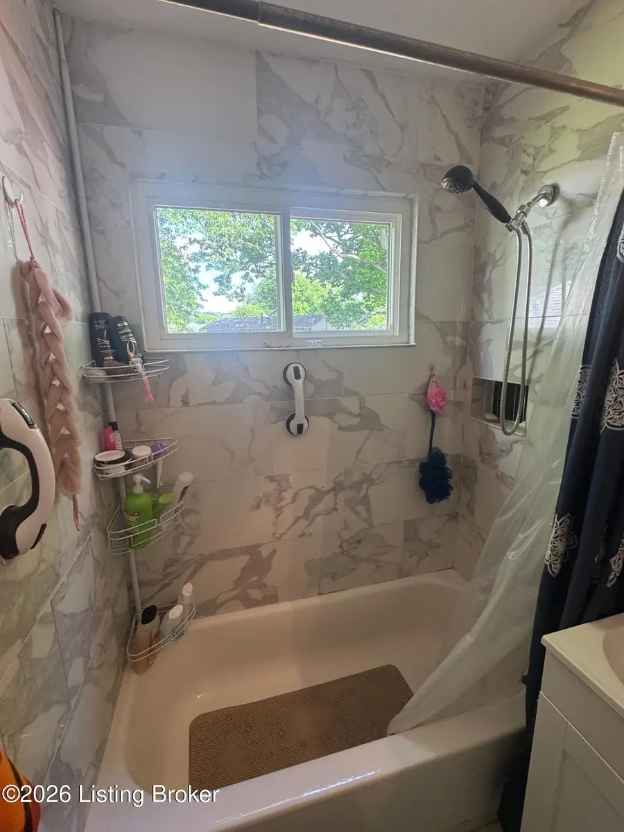 7611 Gerald Ave, Louisville, KY 40258 - #3