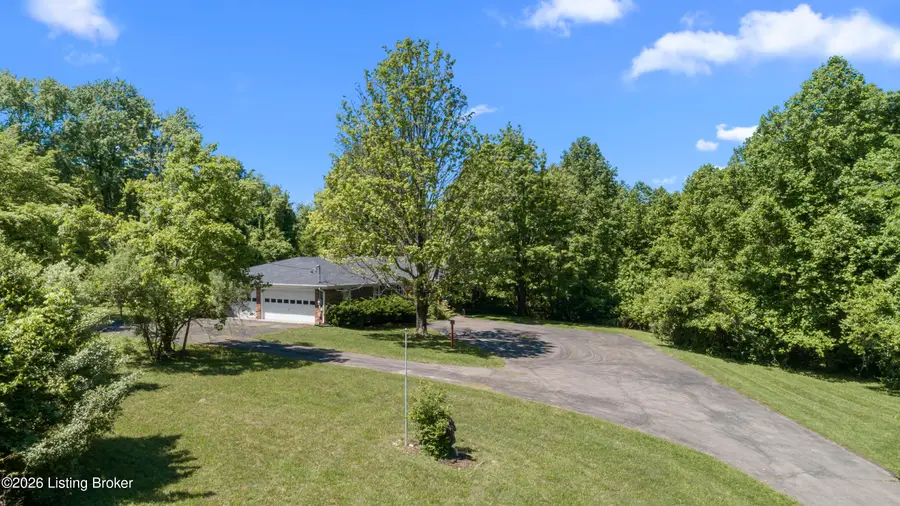 6210 Beulah Church Rd, Louisville, KY 40228 - #3