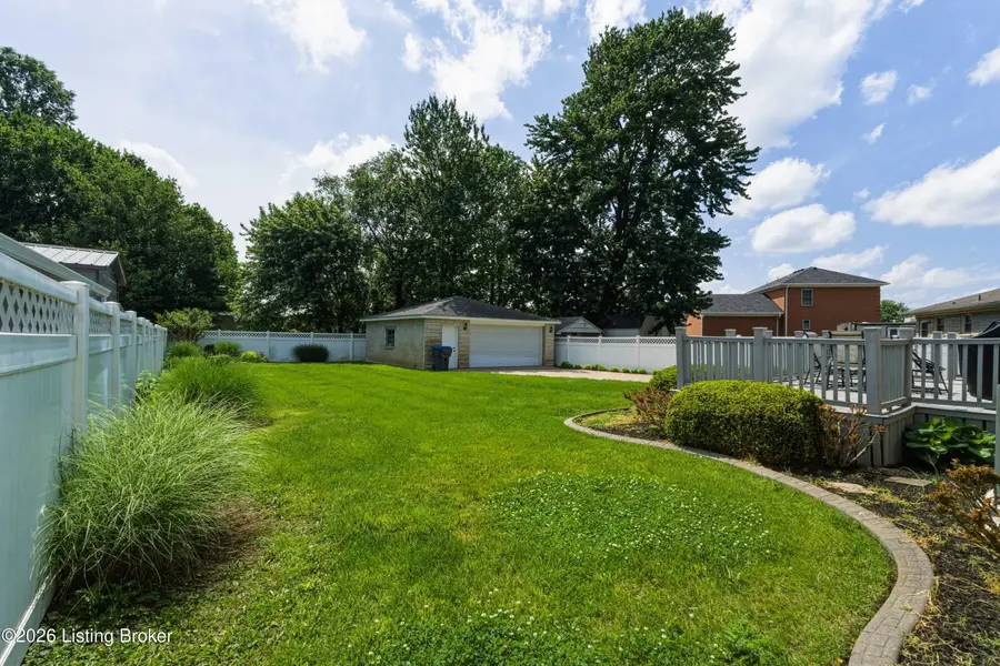 7100 Feyhurst Dr, Louisville, KY 40258 - #3
