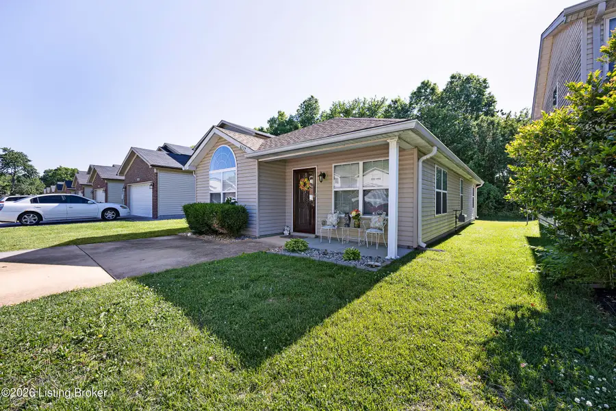 6227 Valley Forest Dr, Louisville, KY 40219 - #2