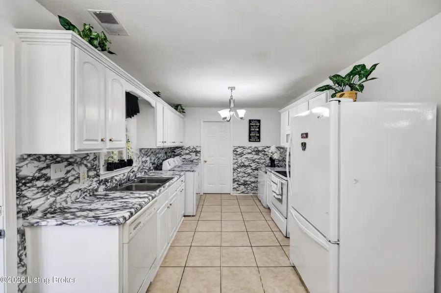 9510 Shoshone Way, Louisville, KY 40258 - #2
