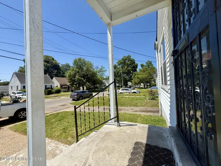 1423 Thornberry Ave, Louisville, KY 40215 - #2