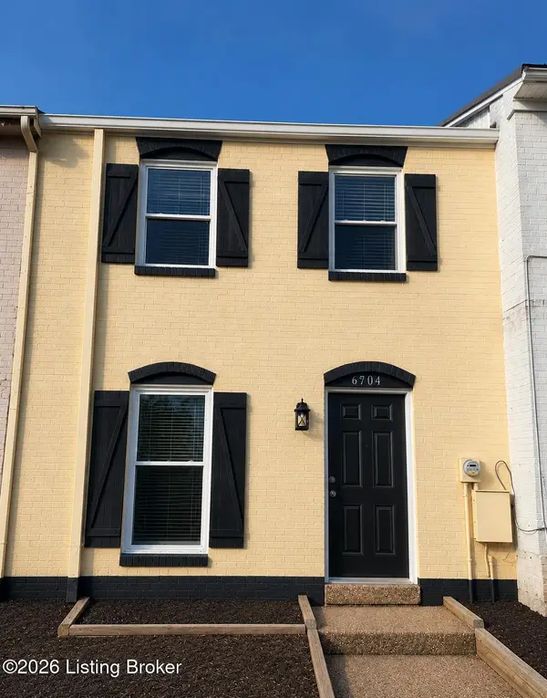 6904 Holly Lake Dr, Louisville, KY 40291