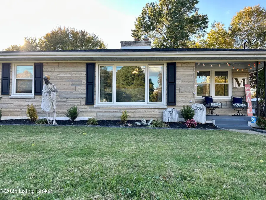 7416 Peggy Ave, Louisville, KY 40214 - #2