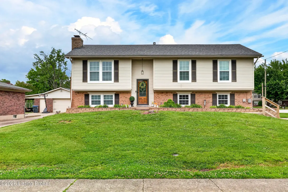 8619 Michael Ray Dr, Louisville, KY 40219 - #1