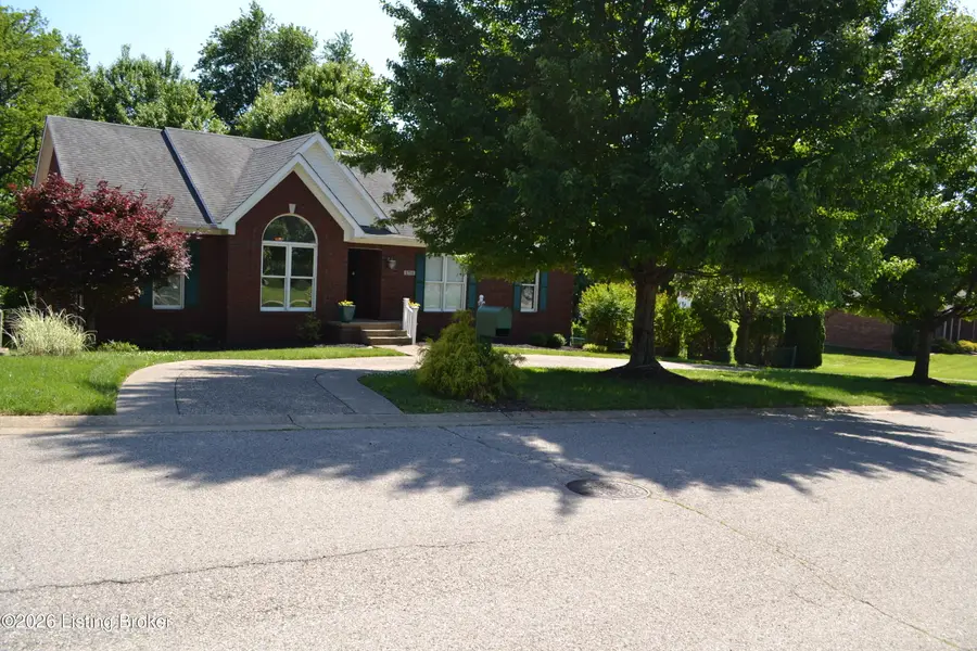 6706 Crispa Ct, Louisville, KY 40228 - #2