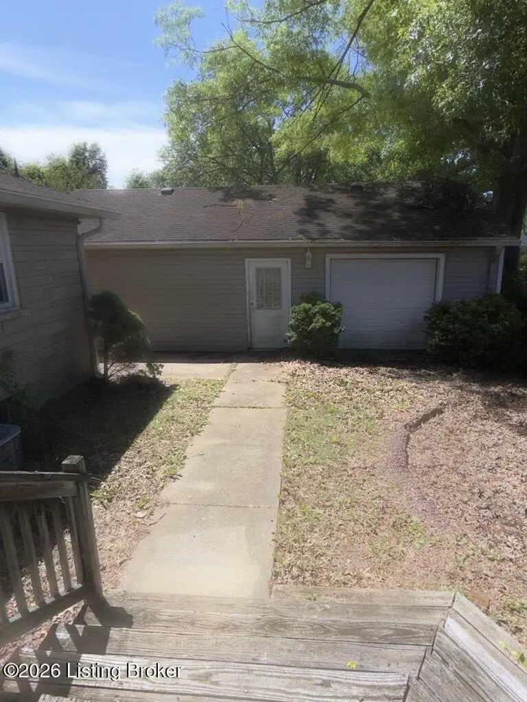 5605 Mockernut Ln, Louisville, KY 40258 - #3
