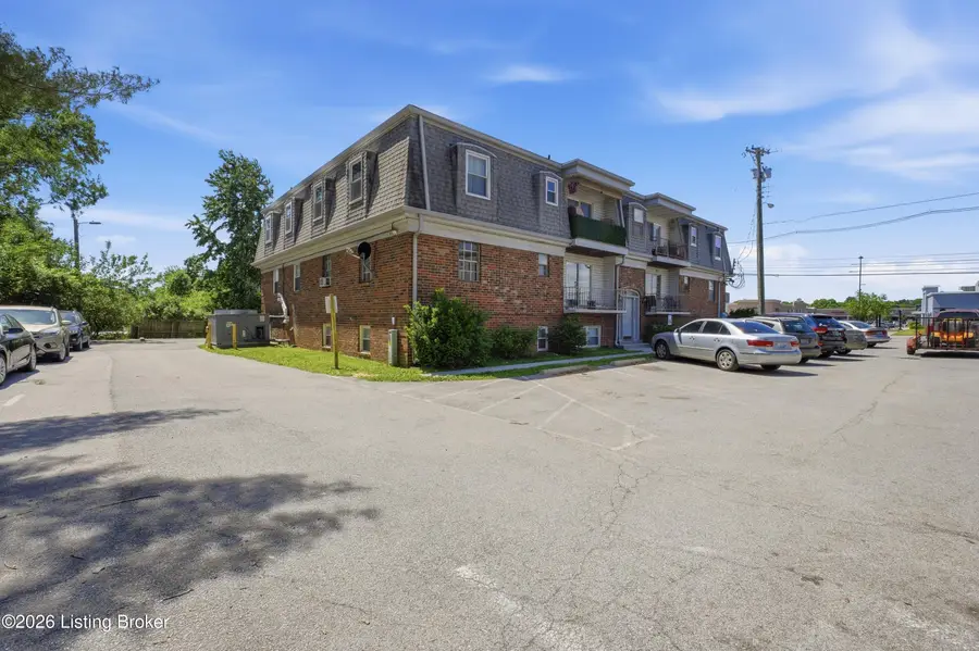 9612 Westport Rd #APT 11, Louisville, KY 40241 - #2
