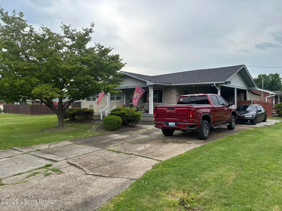 5616 Barksdale Dr, Louisville, KY 40258 - #2