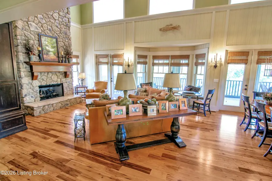 272 Eagle Point Dr, Austin, KY 42123 - #2