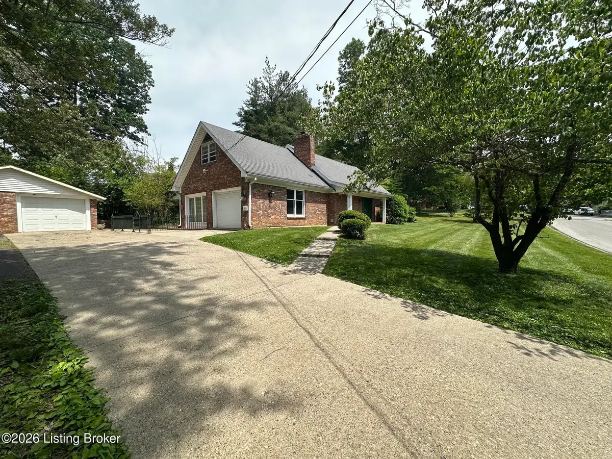 634 Cherrywood Dr, Elizabethtown, KY 42701 - #1