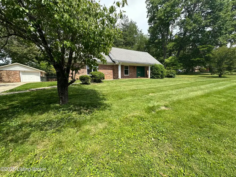 634 Cherrywood Dr, Elizabethtown, KY 42701 - #3