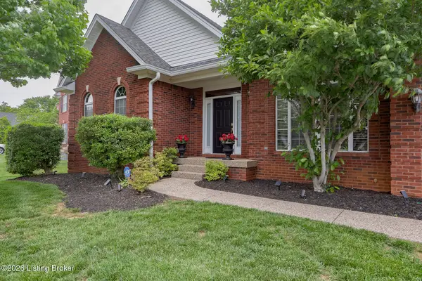 13801 Forest Bend Cir, Louisville, KY 40245