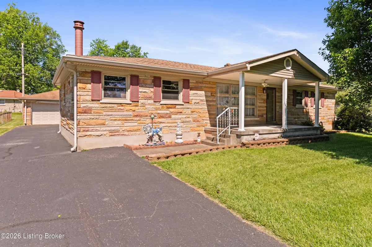 4902 Kay Ave, Jeffersontown, KY 40299 - #1