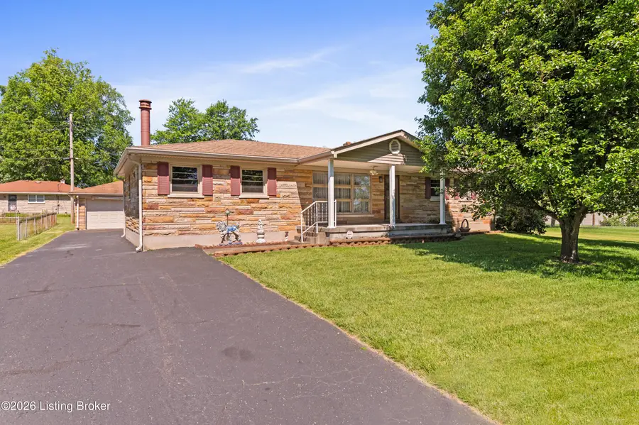 4902 Kay Ave, Jeffersontown, KY 40299 - #2