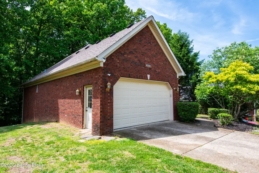 3222 Rolling Oak Blvd, Louisville, KY 40214 - #3