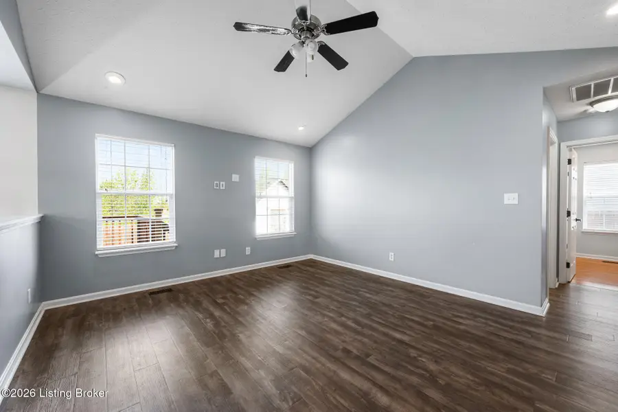 112 Red Oak Dr, Shepherdsville, KY 40165 - #2