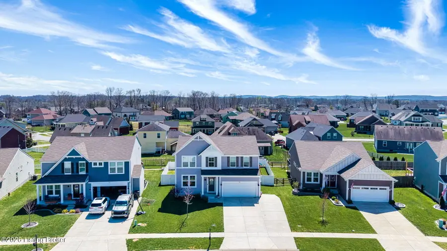 518 Williamsburg Dr, Mount Washington, KY 40047 - #2