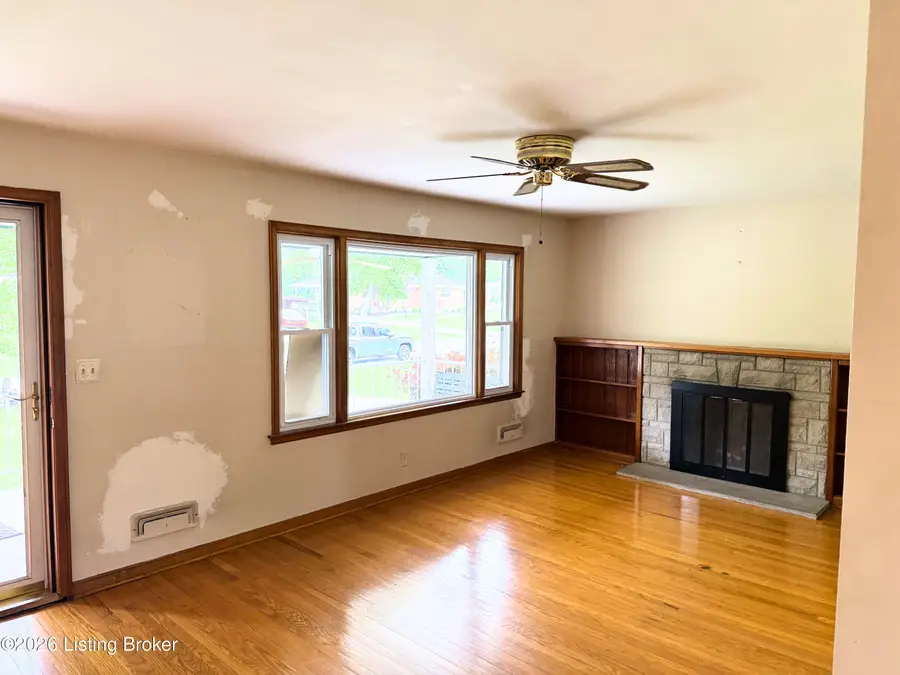 3607 Brendenwood Rd, Louisville, KY 40272 - #3