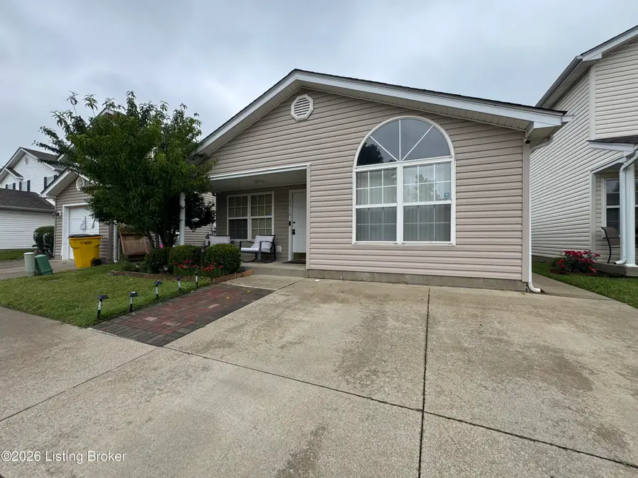 6516 Cottagemeadow Dr, Louisville, KY 40218 - #2