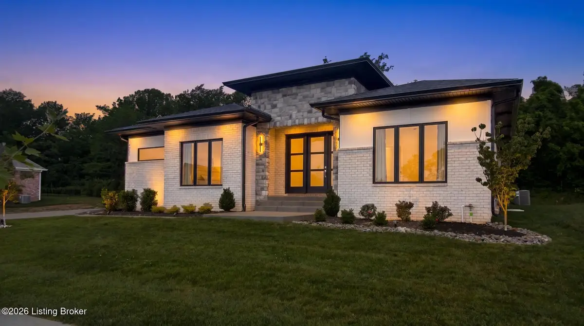 4007 Thomas Farm Dr, Louisville, KY 40299 - #1