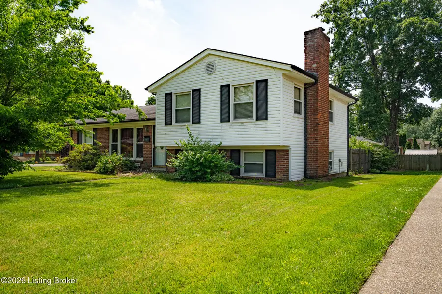 8014 Brush Ln, Louisville, KY 40291 - #2
