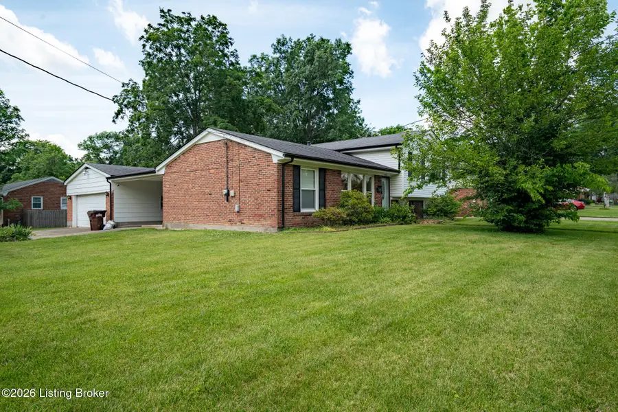 8014 Brush Ln, Louisville, KY 40291 - #3