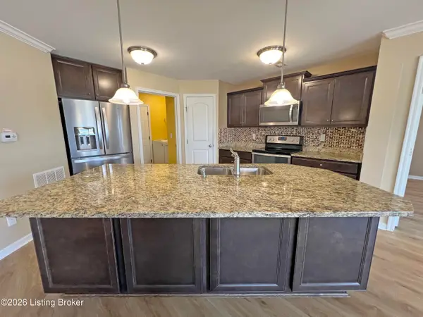 2619 Paragon Mill Dr, Burlington, KY 41005