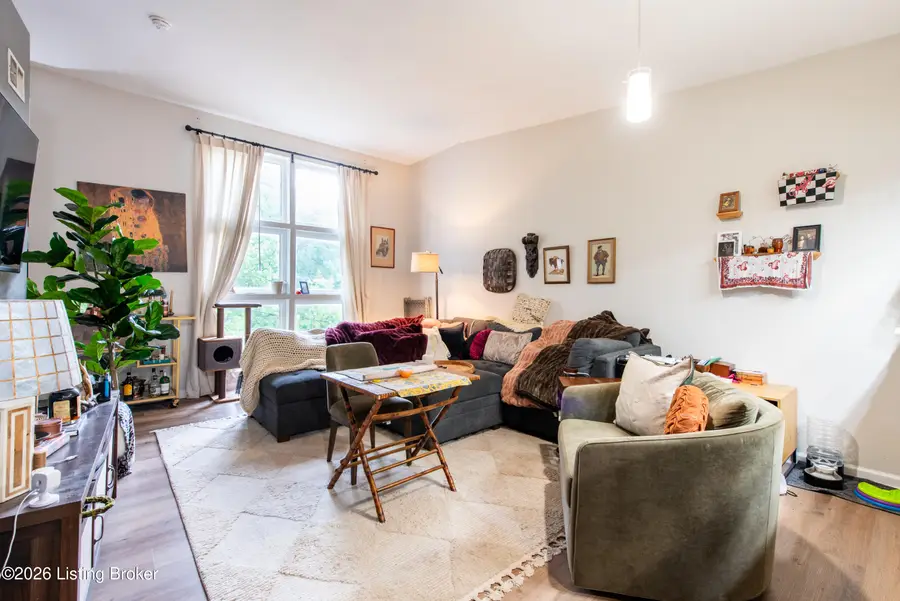 2745 Grinstead Dr #APT 213, Louisville, KY 40206 - #3