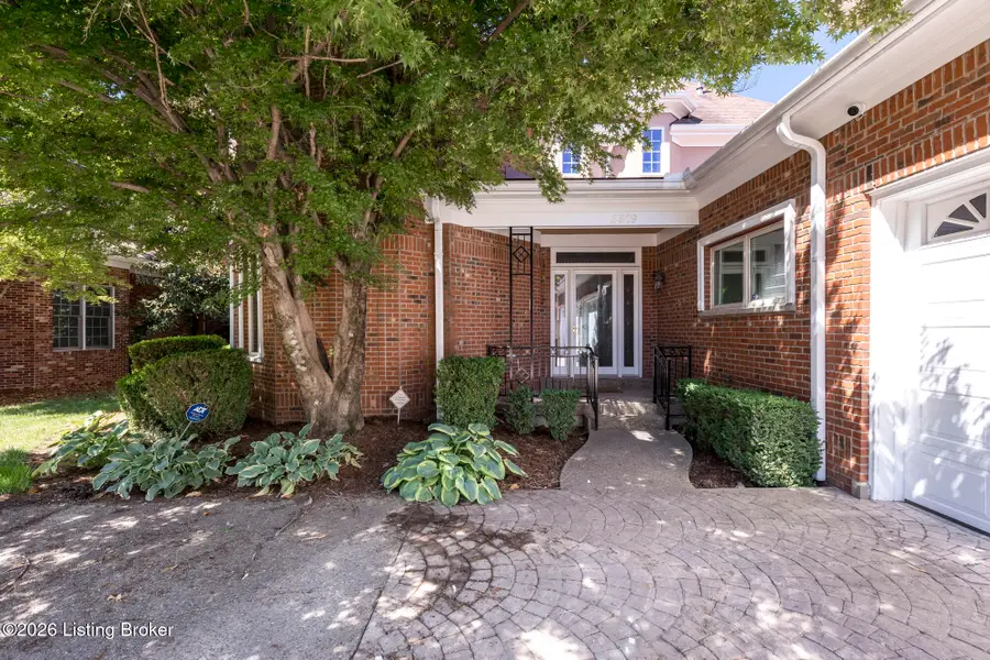 2619 Alia Cir, Louisville, KY 40222 - #2