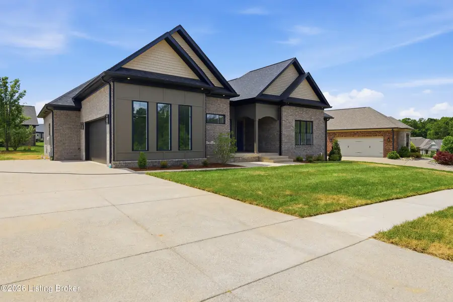 3212 Grand Lakes Dr, Louisville, KY 40299 - #2