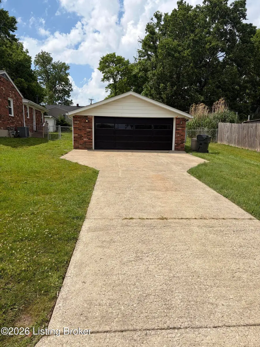 10607 Fairview Ave, Jeffersontown, KY 40299 - #2