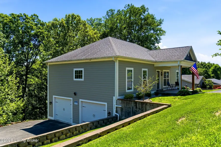 2718 Windsor Forest Dr, Louisville, KY 40272 - #3