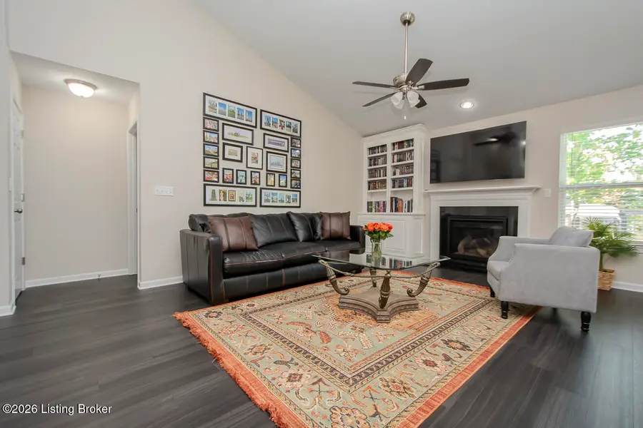 16809 Green Crest Ln, Louisville, KY 40245 - #2
