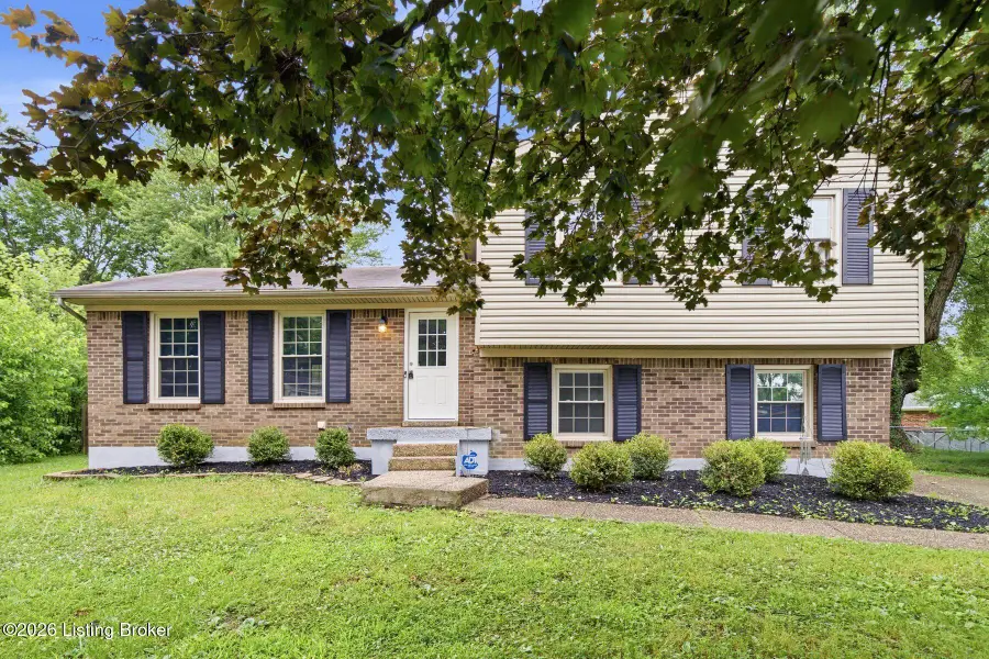 12016 Rock Spring Dr, Louisville, KY 40245 - #2
