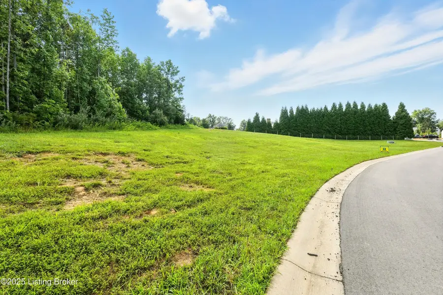 5501 Farmhouse Dr, Crestwood, KY 40014 - #2