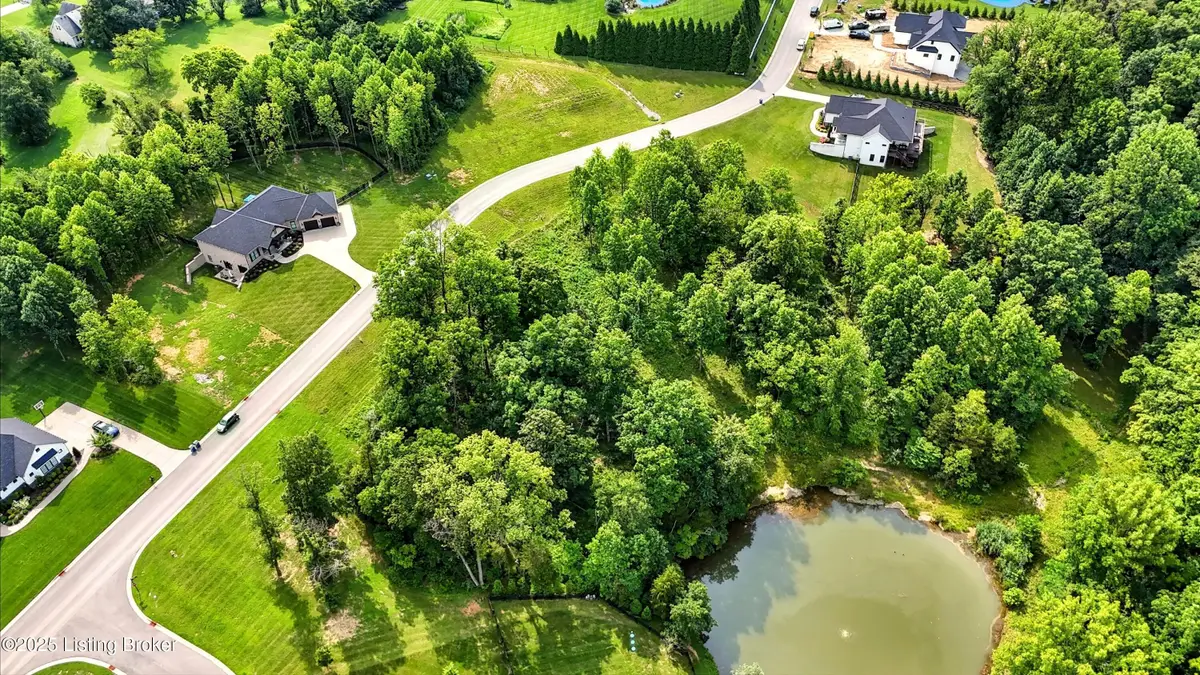 5504 Farmhouse Dr, Crestwood, KY 40014 - #1