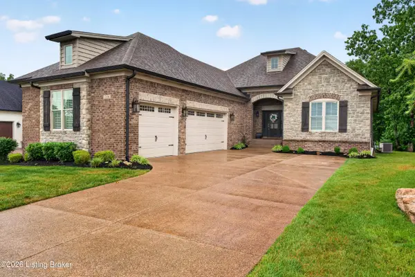 216 Locust Park Pl, Louisville, KY 40245