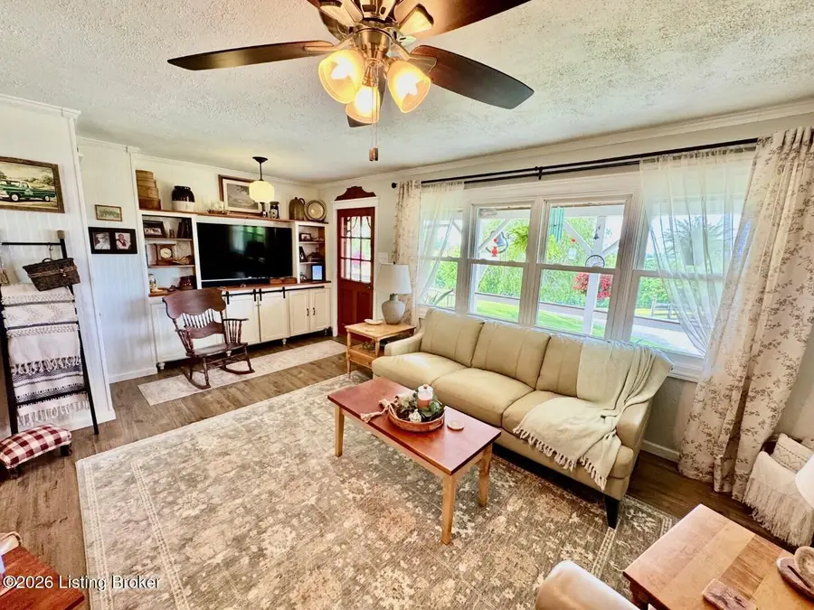 96 Shields Ln, Willisburg, KY 40078 - #2