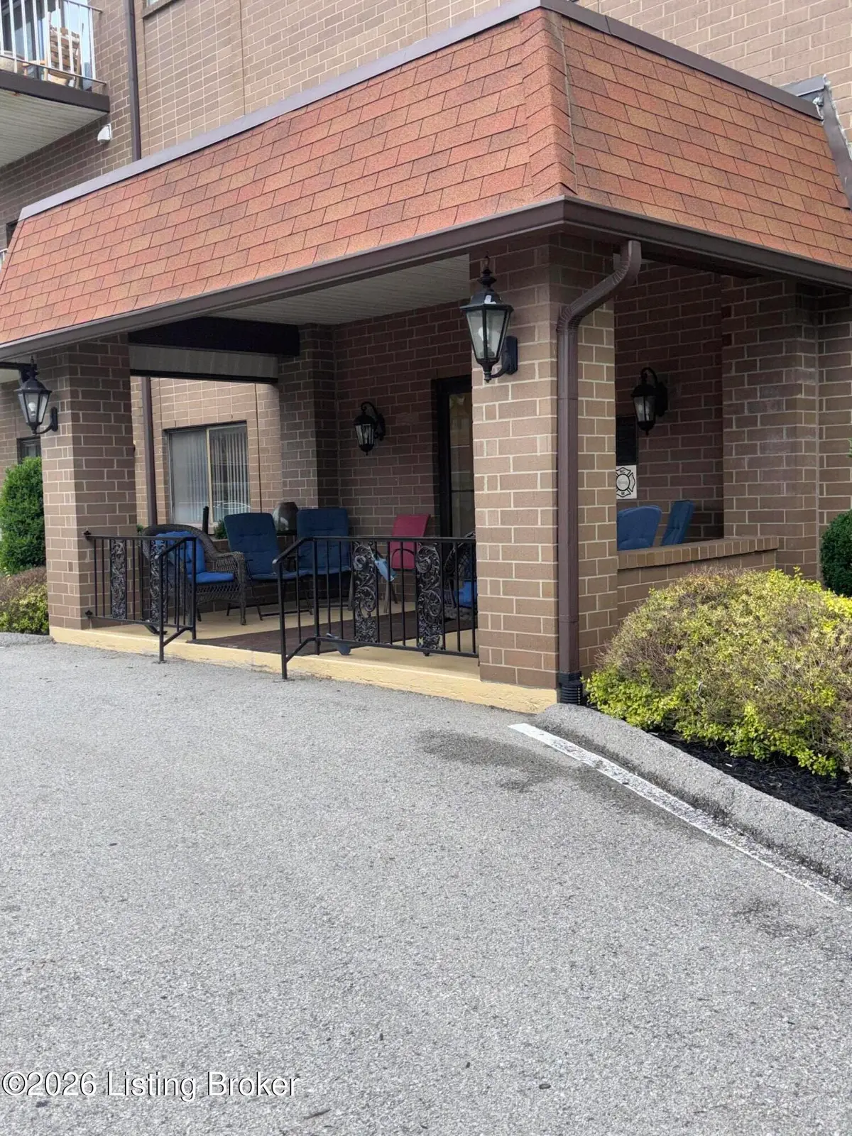 3030 Breckenridge Ln, Louisville, KY 40220 - #1